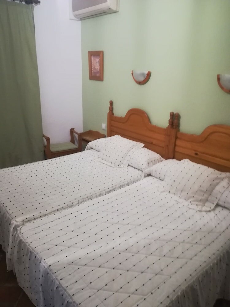 Фото Hostal Comercio