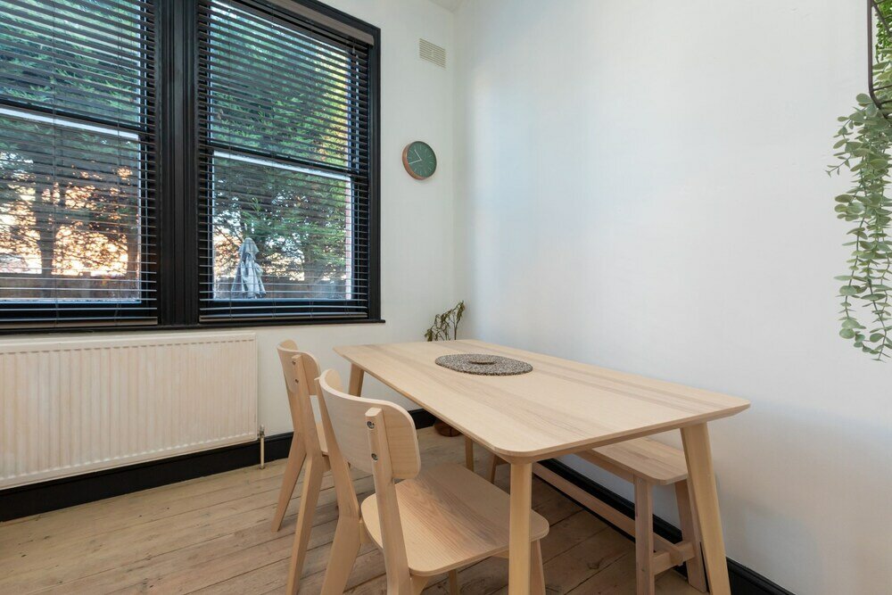 Фото Serene and Spacious 1 Bedroom Garden Flat in Clapton