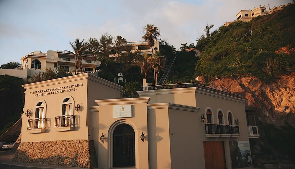 Фото Sunset View Luxury Condos