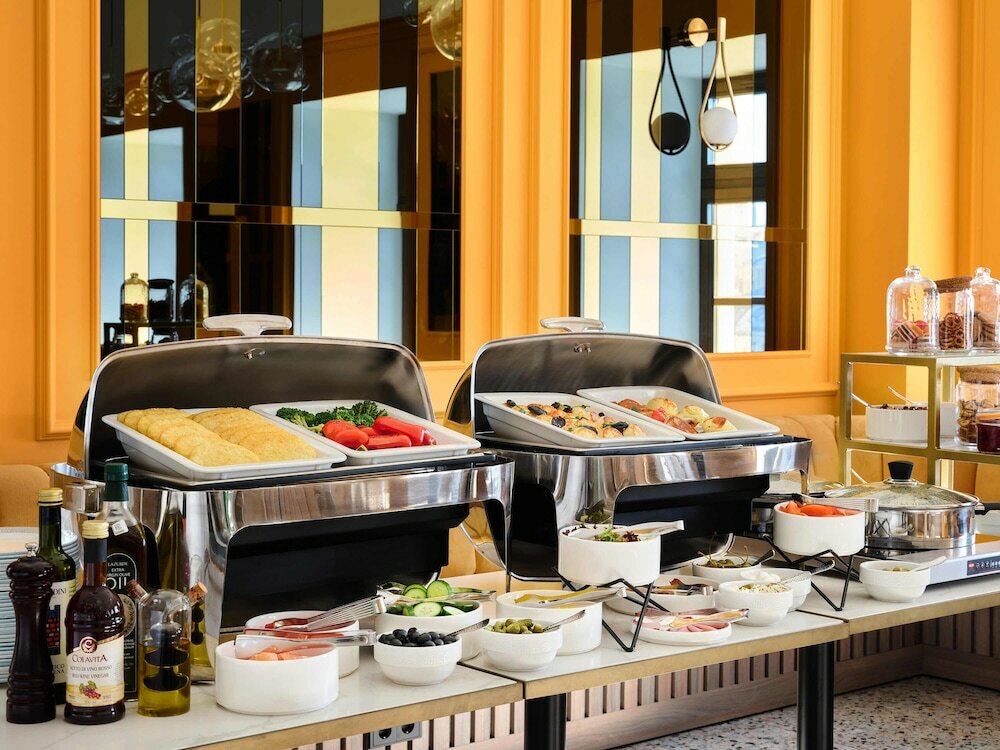 Фото The Basilian Minsk, Curio Collection by Hilton