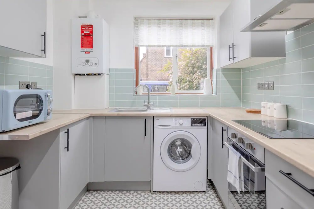 Фото Central 3 Bedroom House With Garden