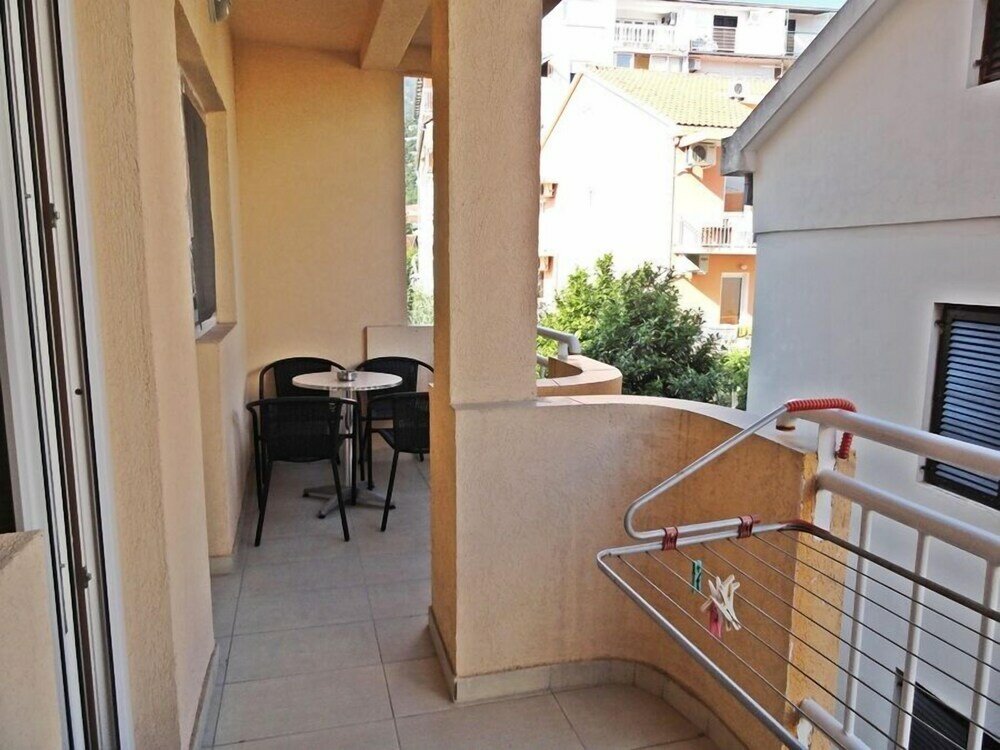 Фото Apartments Holiday Budva