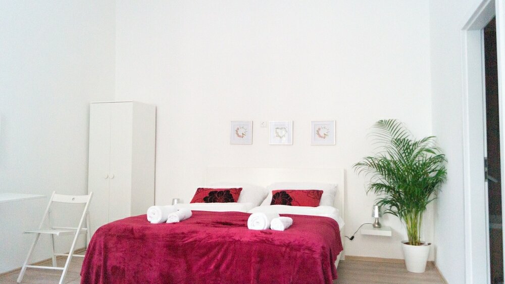 Фото Modern Apartment Wiener Stadthalle 1