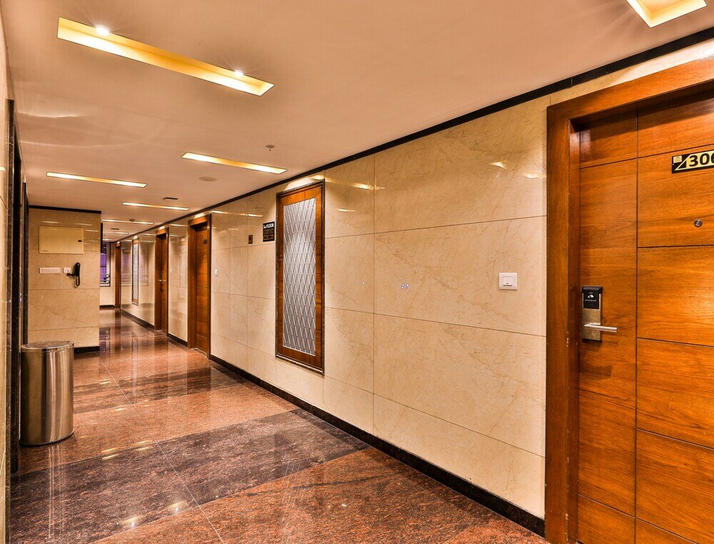 Фото Hotel Vbr Grand Inn