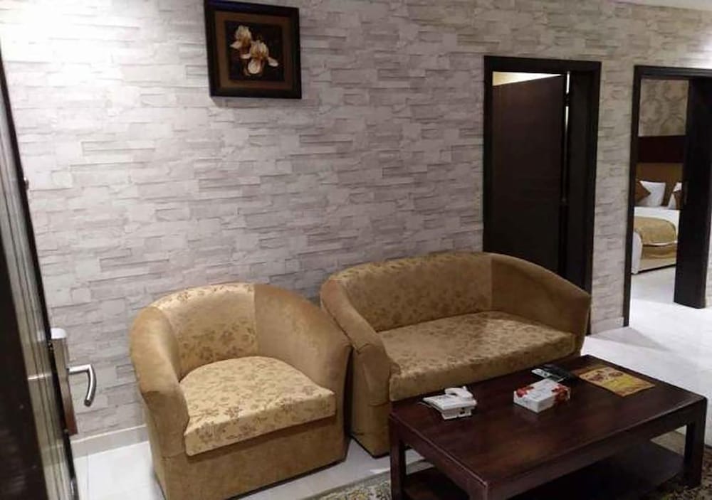 Фото El Ghobishi Hotel Suites