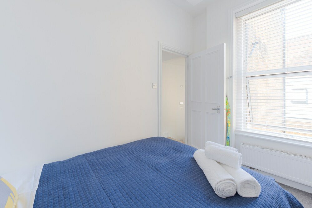 Фото Bright two Bedroom Flat in Fashionable Fulham by Underthedoormat