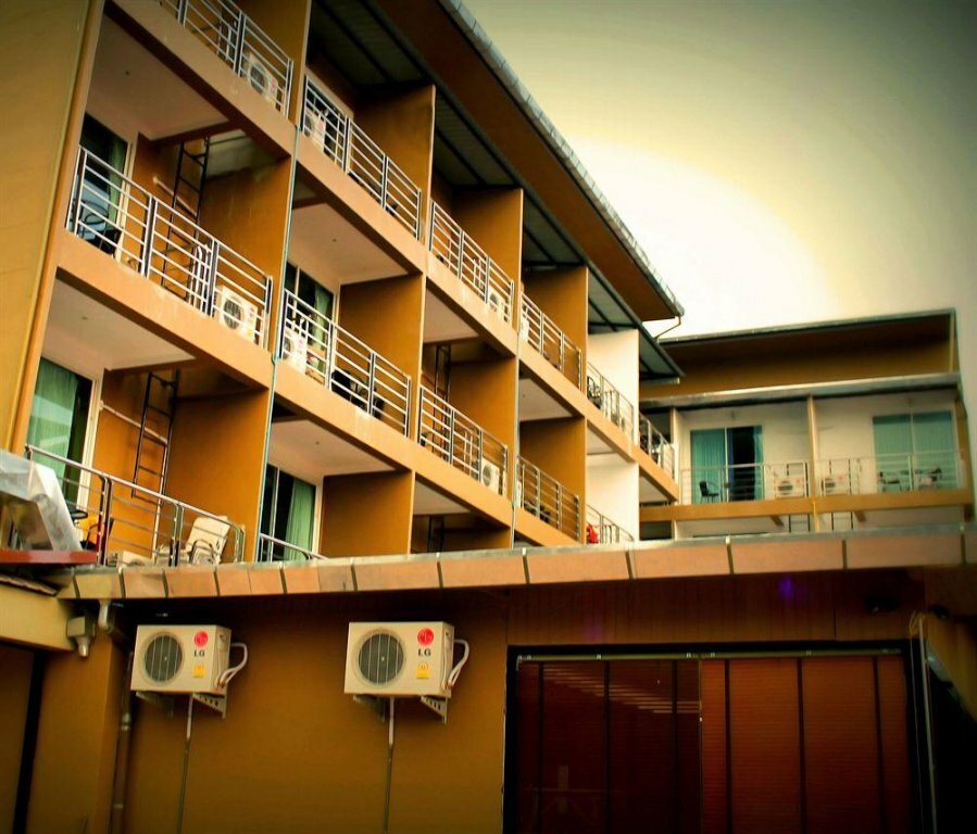 Фото отеля 2