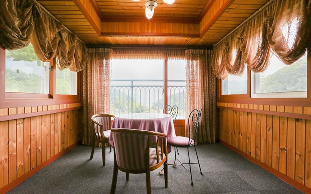 Фото Yeoju Dugyeonsae Meomunjari Pension