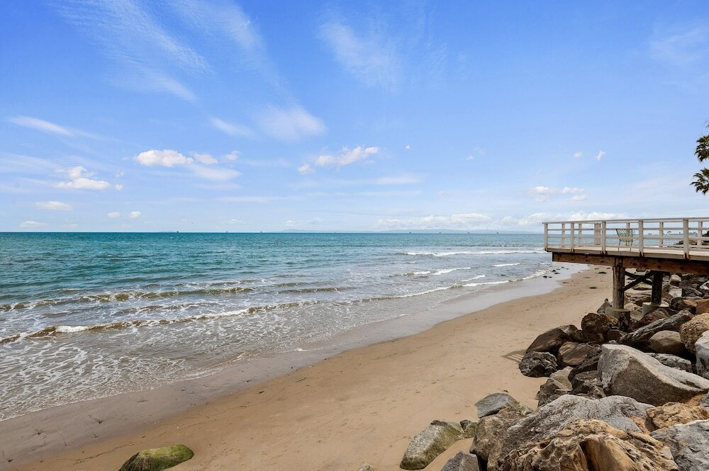 Фото Padaro Midcentury Beach & Garden