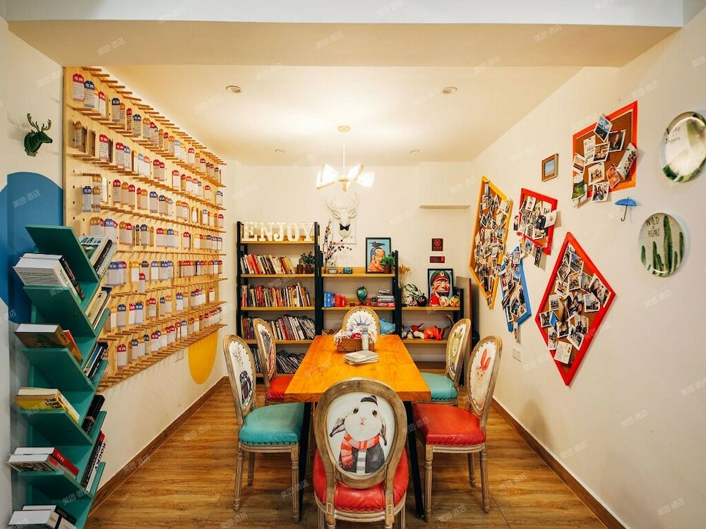 Фото Enjoy Youth Hotel