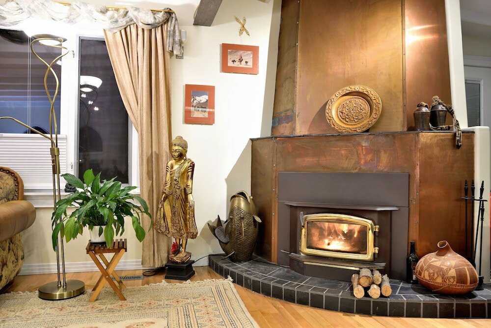 Фото Mediterranean Edmonton BnB