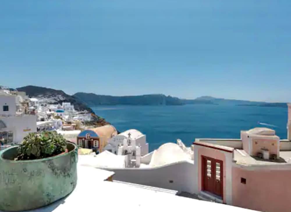 Фото Villa in Oía with views of the caldera