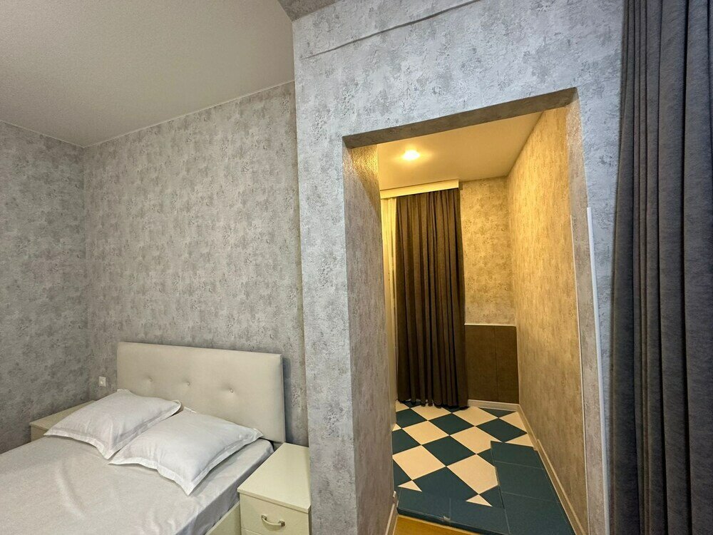 Фото Гостиница на ул. Константина Гамсахурдиа, 1