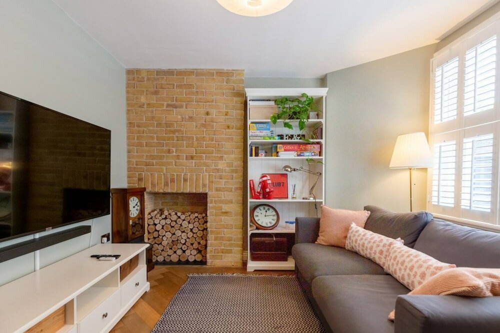 Фото Stylish 1 Bedroom Flat in Fulham With Patio