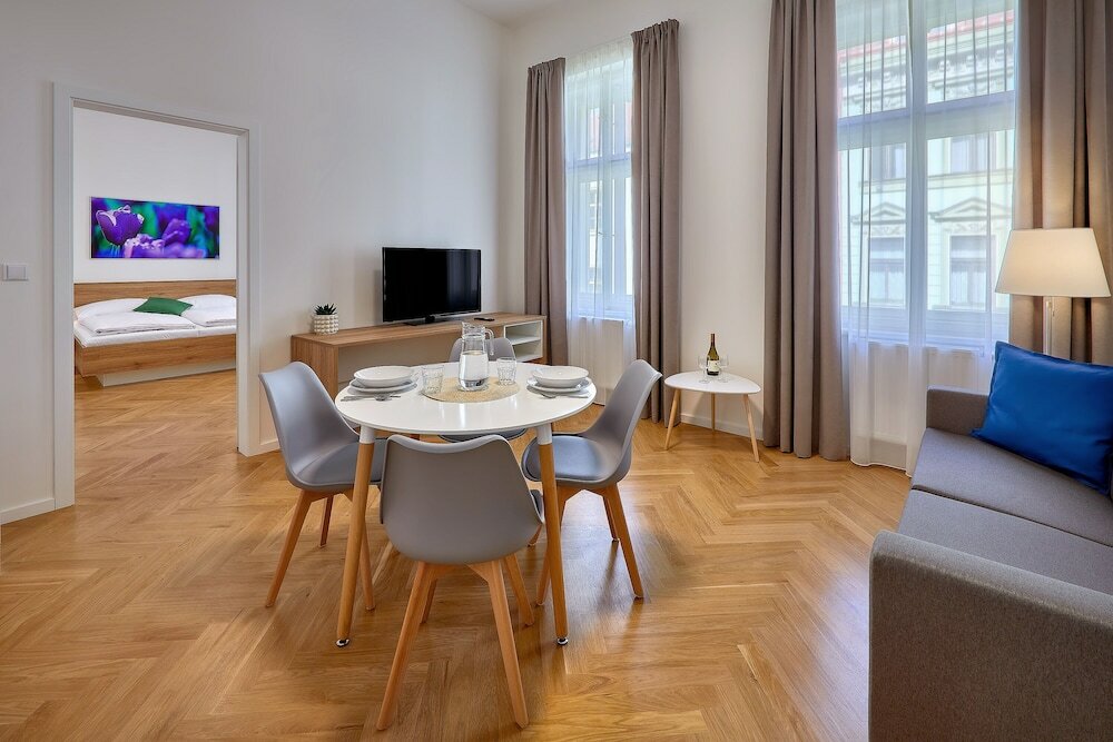 Фото DownTown Suites Rubesova