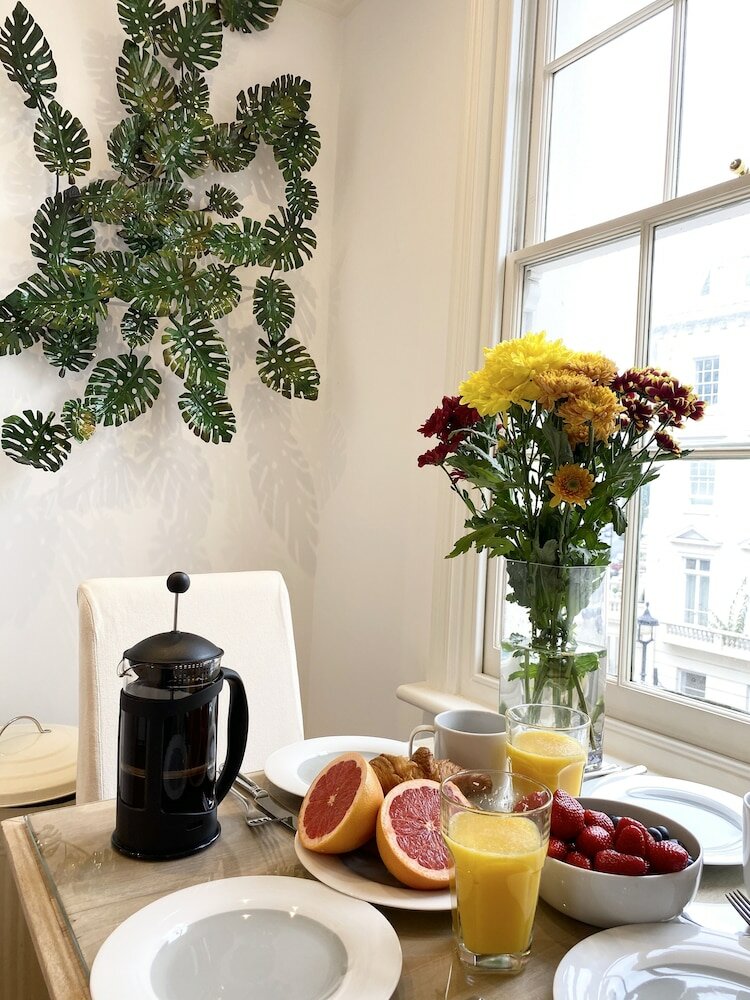Фото Stylish Apartments in Pimlico