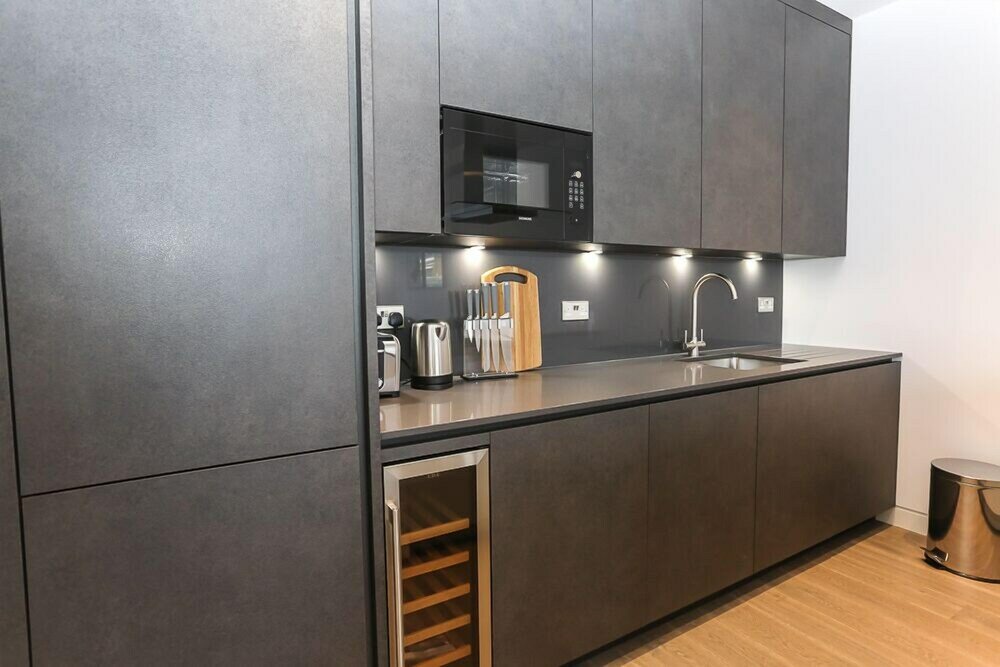 Фото King John Court Apartments