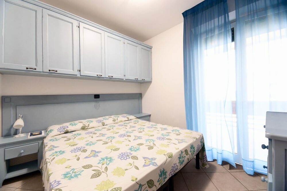 Фото Residence with pool in San Vincenzo