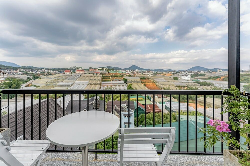 Фото Canary Dalat Hotel