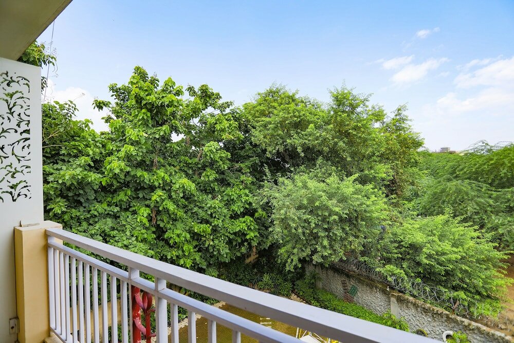 Фото Fabhotel Aravali Suites