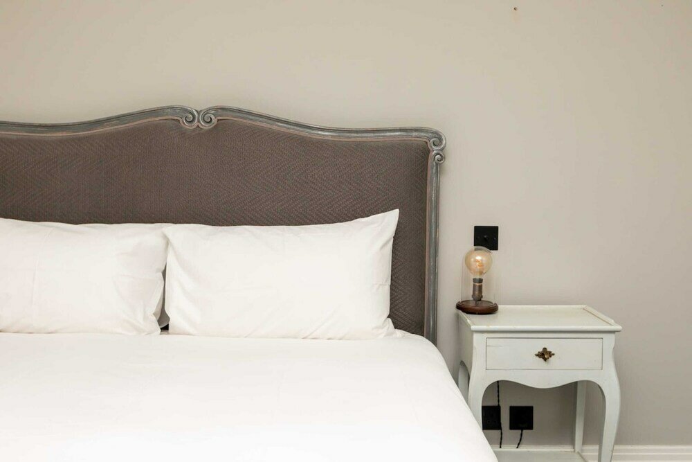 Фото Dazzling Top Floor 1bedroom Flat - Earl's Court!