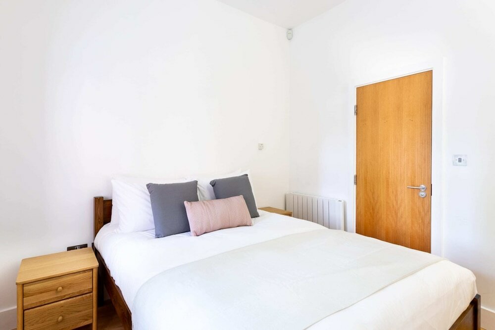 Фото Bright & Comfortable Angel Apartment