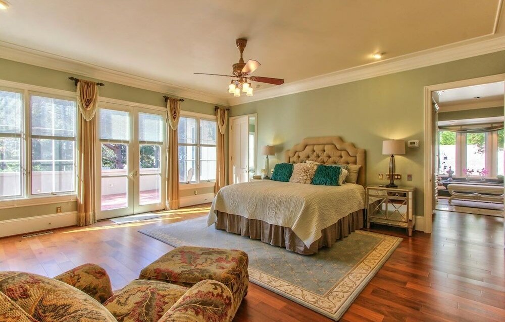 Фото Lx33: Luxury Vacation Villa On Pebble Beach With Pool