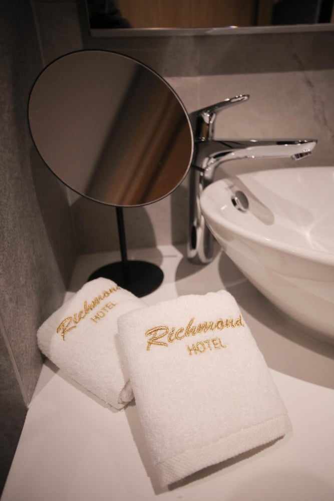 Фото Richmond Hotel