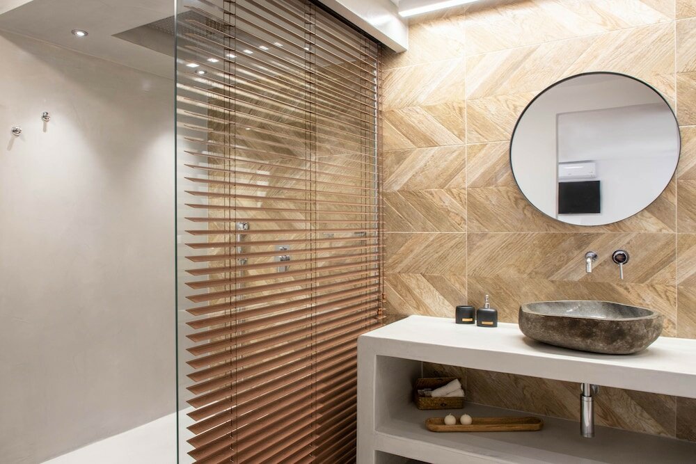 Фото Pebble Luxury Suite by the Sea