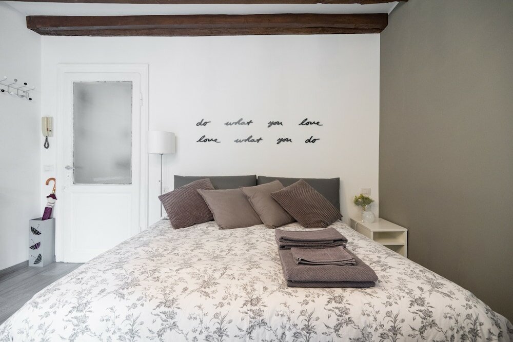 Фото Milano Apartments - Navigli Porta Genova