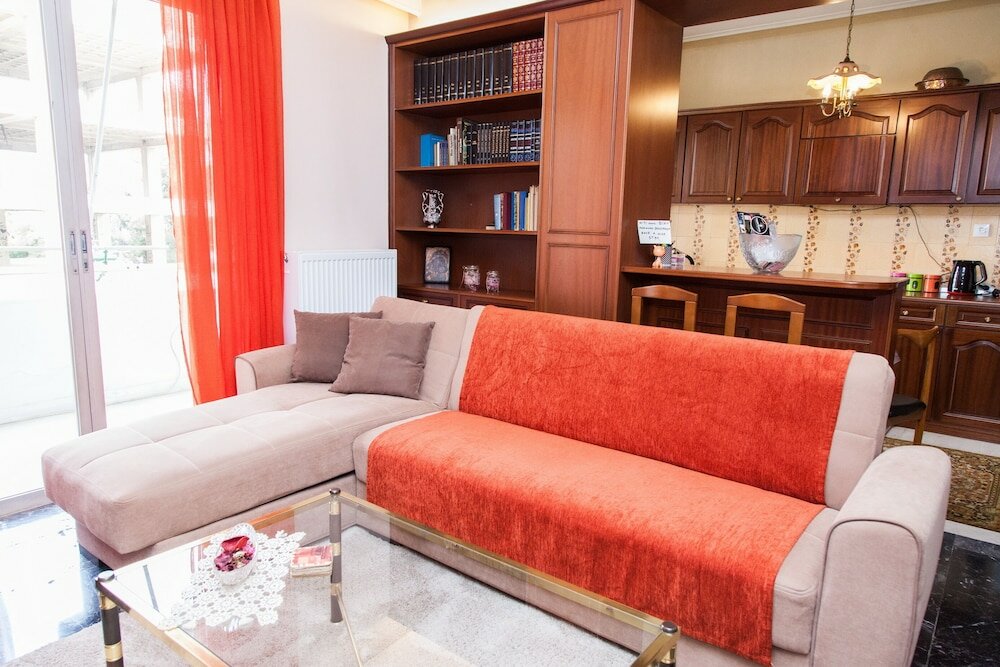 Фото Elegant Spacious Marousi Apt