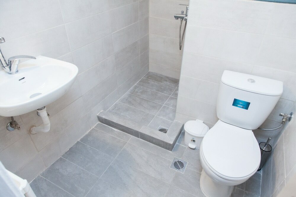 Фото Brand new apt in central Athens