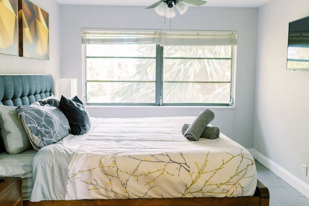 Фото Bayview Apartments by Lowkl