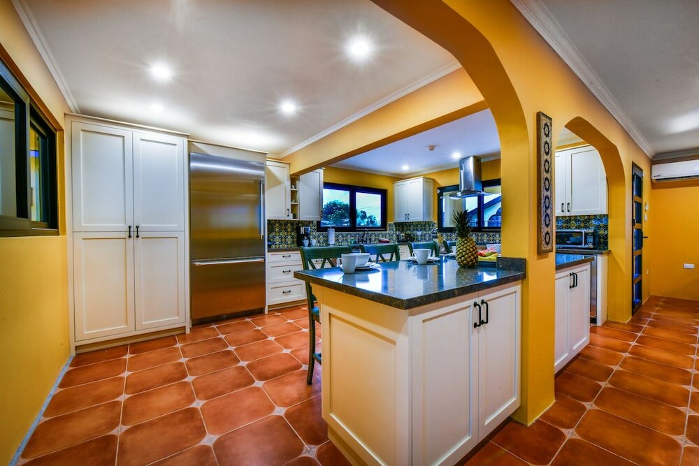 Фото Newly Renovated! Polynesian Themed in Noord!