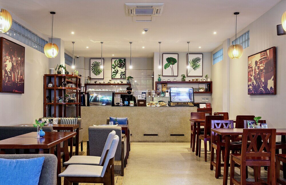 Фото Indra Hotel