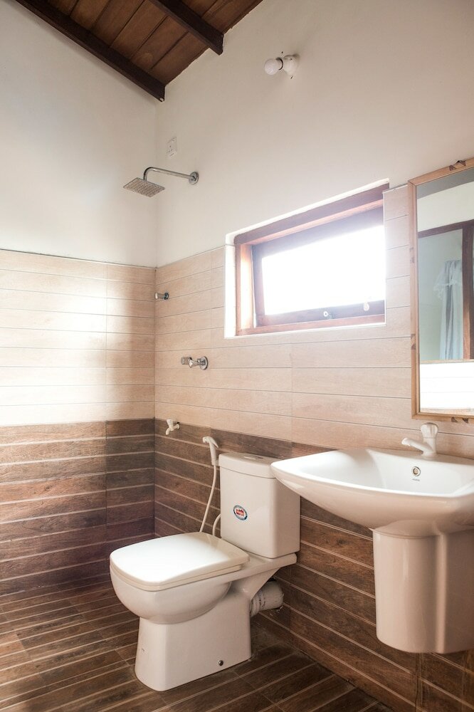 Фото Rupa's Hotel Arugambay