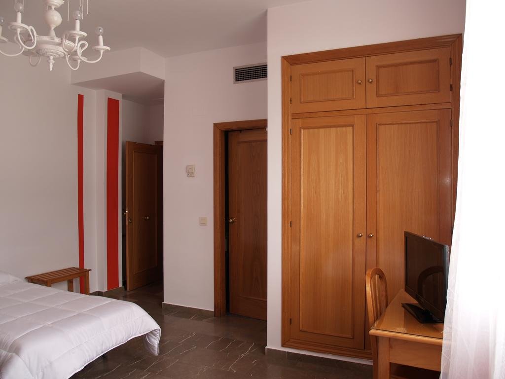 Фото Hotel Corona de Atarfe