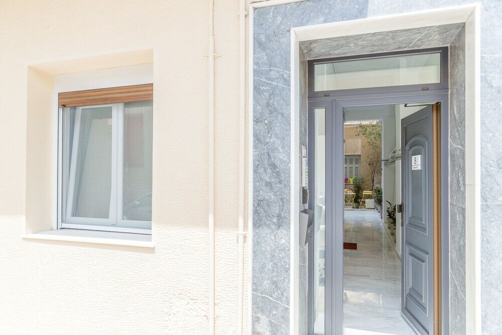 Фото Grandma's Chic & Bright Athenian Home with a Patio