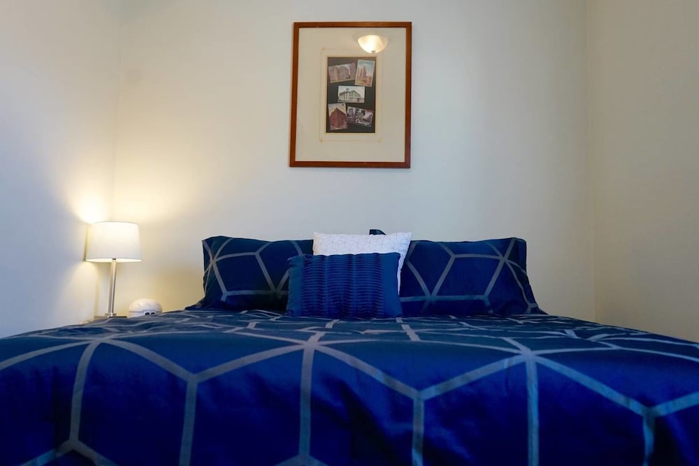 Фото A One-way Ticket to Comforttown