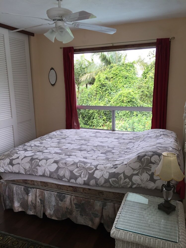 Фото Lava Tree Tropic Inn