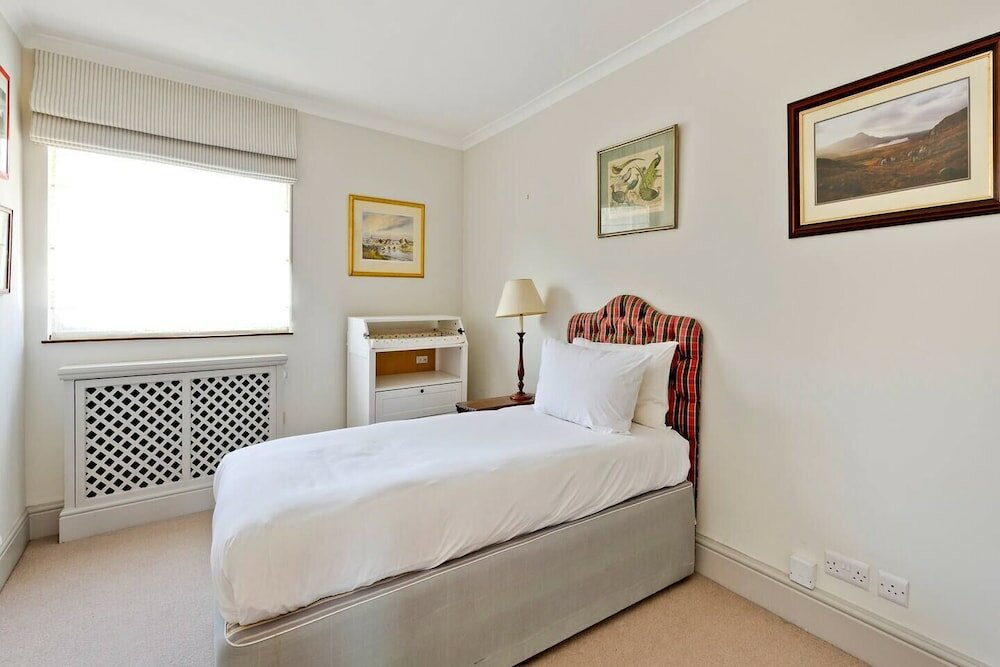 Фото Bright 2-bed Apartment in Fashionable Chelsea