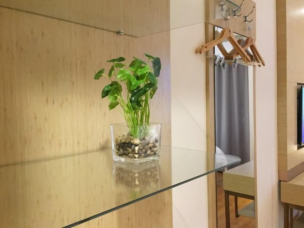 Фото GreenTree Inn XiAn Xincheng District Raily Station Wukou Metro Station Hotel