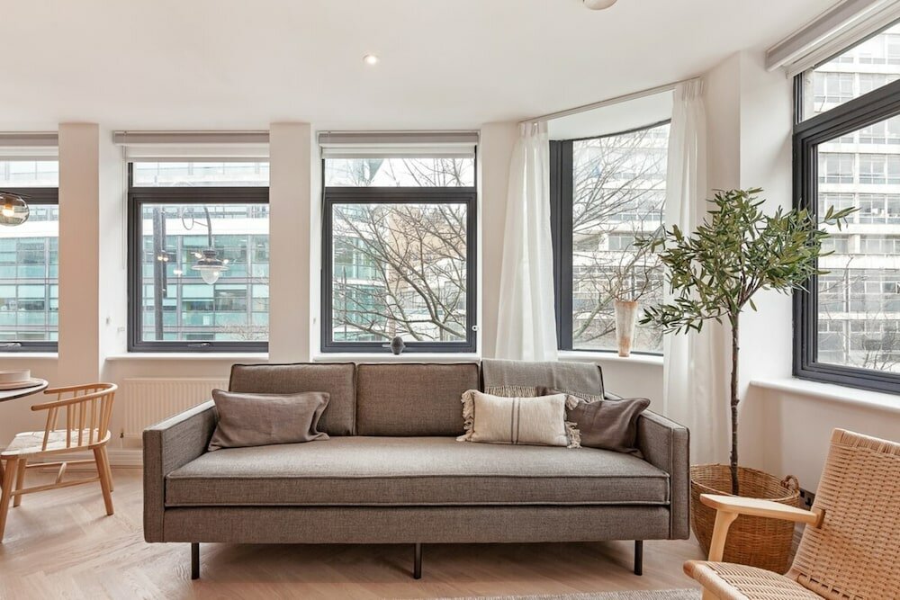 Фото Designer 2 Bedroom Apartment in Holborn