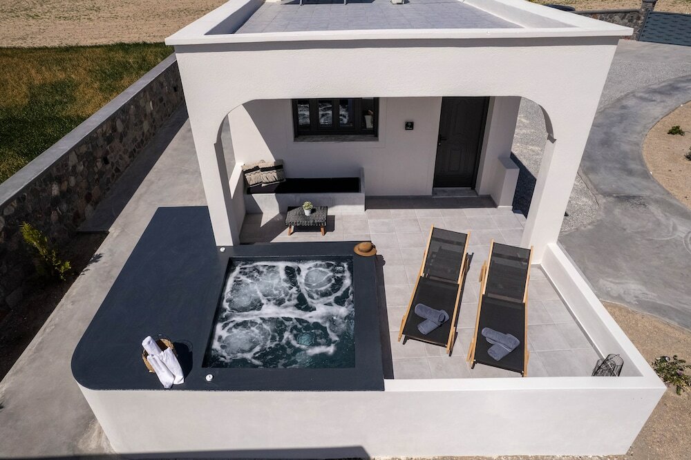 Фото Almira Luxury Suites