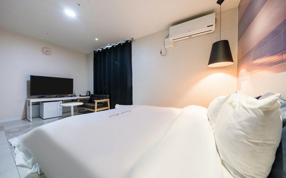 Фото Tiamo Hotel Yeosu