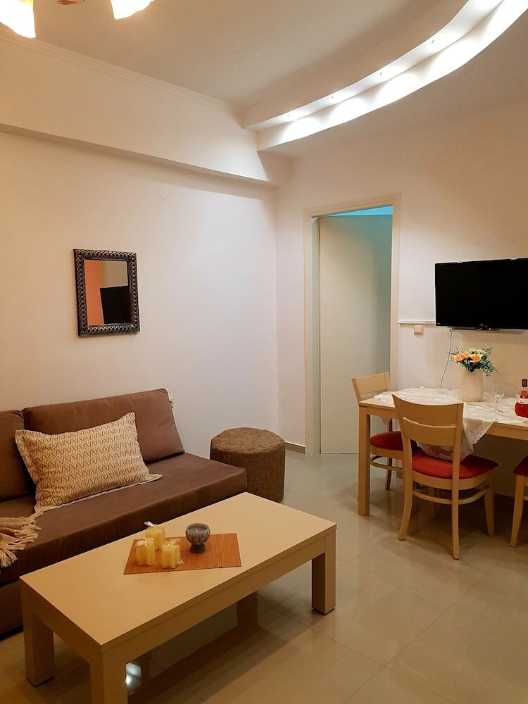 Фото Emmanouil Airport Beach Apartment