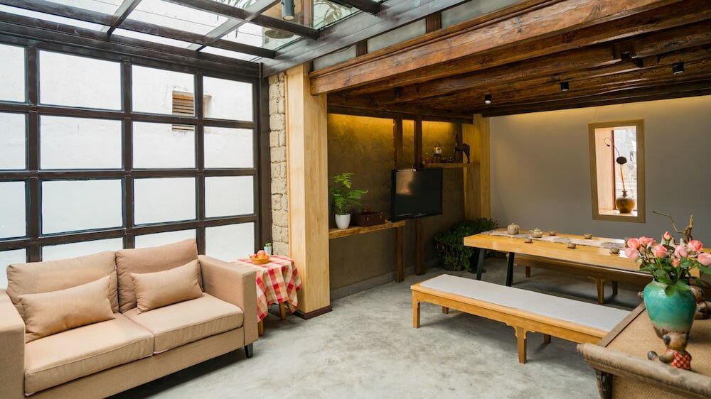 Фото Floral Joy Cat Hotel