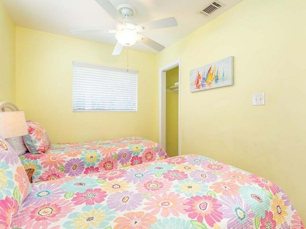 Фото Sisters in the Sand