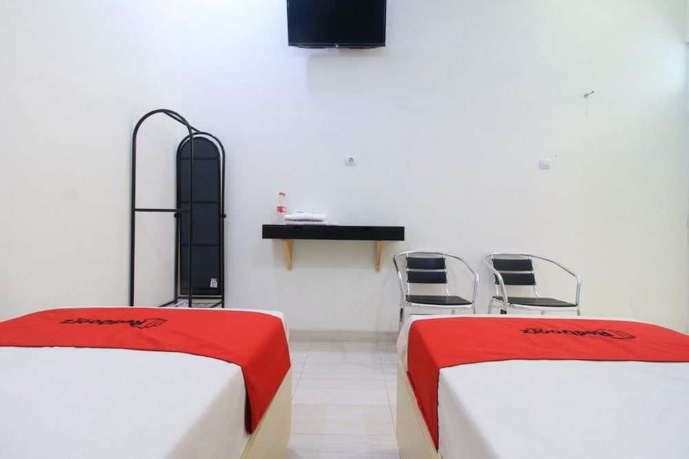 Фото RedDoorz near Klaten Train Station