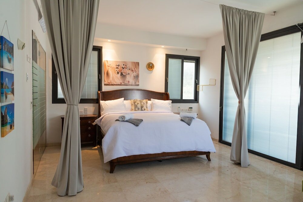 Фото Grace Holon Villa & Pool